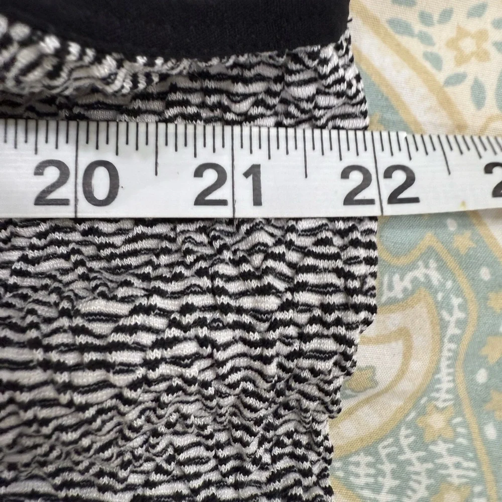 Sleeveless Striped Midi Dress Smocked Bodice L/XL Black and White LARK + GREY - Picture 4 of 7